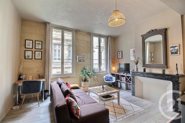 Appartement F2 à vendre - 2 pièces - 52.8 m2 - BORDEAUX - 33 - AQUITAINE - Century 21 Etude Saint-Seurin