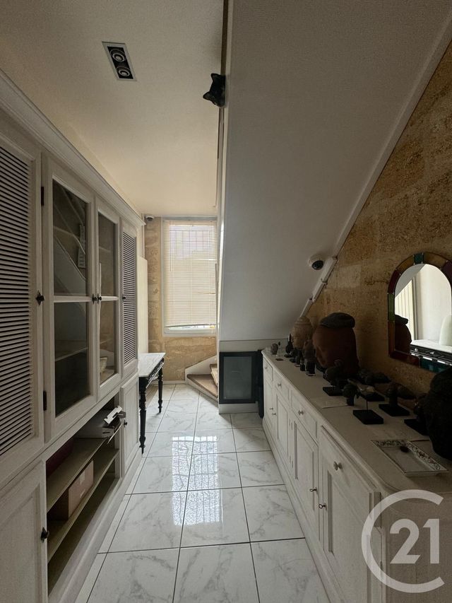 Afficher la photo en grand Appartement F4 à vendre - 5 pièces - 125.39 m2 - BORDEAUX - 33 - AQUITAINE - Century 21 Etude Saint-Seurin