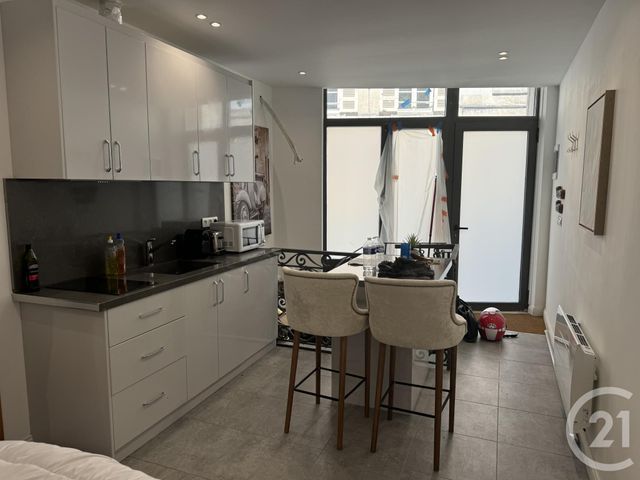 Appartement Loft à vendre - 2 pièces - 32.54 m2 - BORDEAUX - 33 - AQUITAINE - Century 21 Etude Saint-Seurin