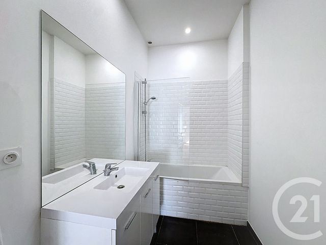 Afficher la photo en grand Appartement T3 à vendre - 3 pièces - 81.62 m2 - BORDEAUX - 33 - AQUITAINE - Century 21 Etude Saint-Seurin