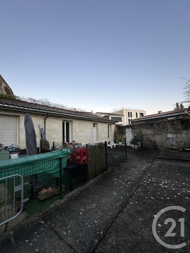 Appartement à vendre - 2 pièces - 42.93 m2 - BORDEAUX - 33 - AQUITAINE - Century 21 Etude Saint-Seurin