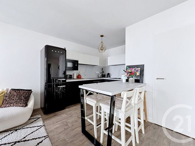 Appartement T2 à vendre - 2 pièces - 45.82 m2 - BORDEAUX - 33 - AQUITAINE - Century 21 Etude Saint-Seurin
