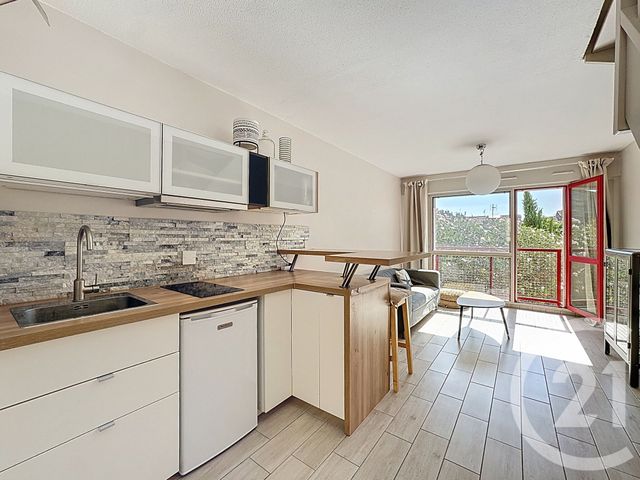 Afficher la photo en grand Appartement F2 bis à vendre - 2 pièces - 42.0 m2 - BORDEAUX - 33 - AQUITAINE - Century 21 Etude Saint-Seurin