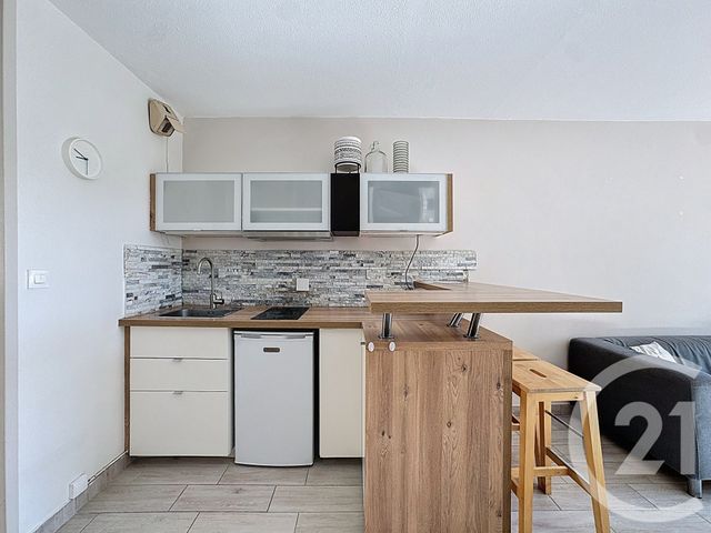 Afficher la photo en grand Appartement F2 bis à vendre - 2 pièces - 42.0 m2 - BORDEAUX - 33 - AQUITAINE - Century 21 Etude Saint-Seurin