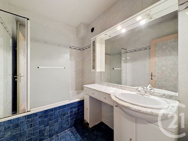Appartement T4 à vendre - 4 pièces - 85.0 m2 - LORMONT - 33 - AQUITAINE - Century 21 Etude Saint-Seurin
