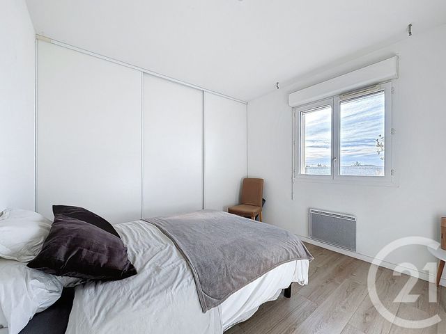 Appartement T3 à vendre - 3 pièces - 83.42 m2 - LE BOUSCAT - 33 - AQUITAINE - Century 21 Etude Saint-Seurin