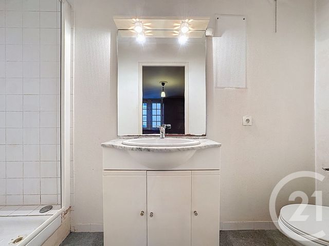 Appartement T2 à vendre - 2 pièces - 43.0 m2 - BORDEAUX - 33 - AQUITAINE - Century 21 Etude Saint-Seurin