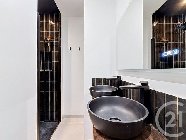 Appartement T3 à vendre - 3 pièces - 66.81 m2 - BORDEAUX - 33 - AQUITAINE - Century 21 Etude Saint-Seurin