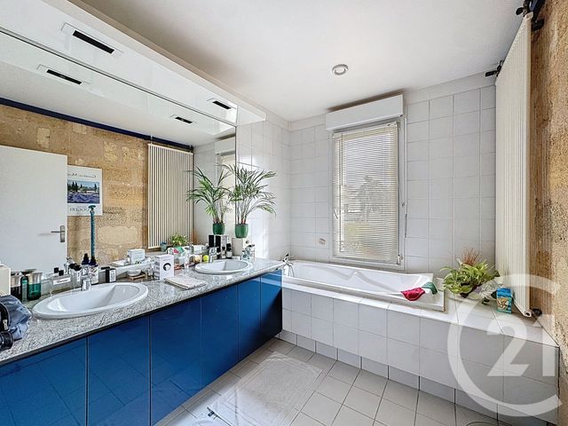 Appartement T5 à vendre - 5 pièces - 125.39 m2 - BORDEAUX - 33 - AQUITAINE - Century 21 Etude Saint-Seurin