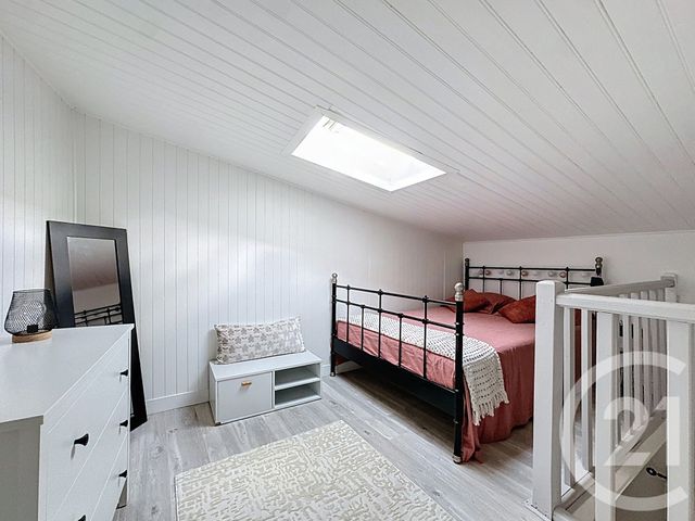 Appartement Duplex à vendre - 2 pièces - 24.0 m2 - BORDEAUX - 33 - AQUITAINE - Century 21 Etude Saint-Seurin