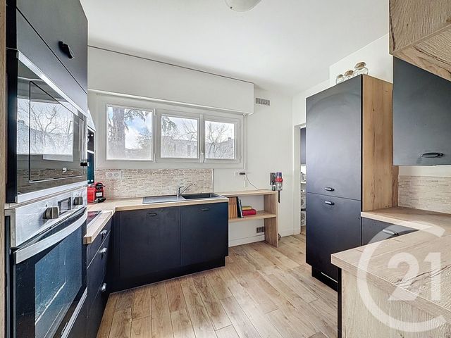 Appartement T4 à vendre - 5 pièces - 135.0 m2 - BORDEAUX - 33 - AQUITAINE - Century 21 Etude Saint-Seurin