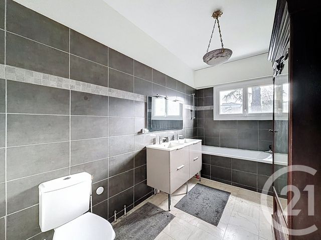 Appartement T4 à vendre - 5 pièces - 135.0 m2 - BORDEAUX - 33 - AQUITAINE - Century 21 Etude Saint-Seurin