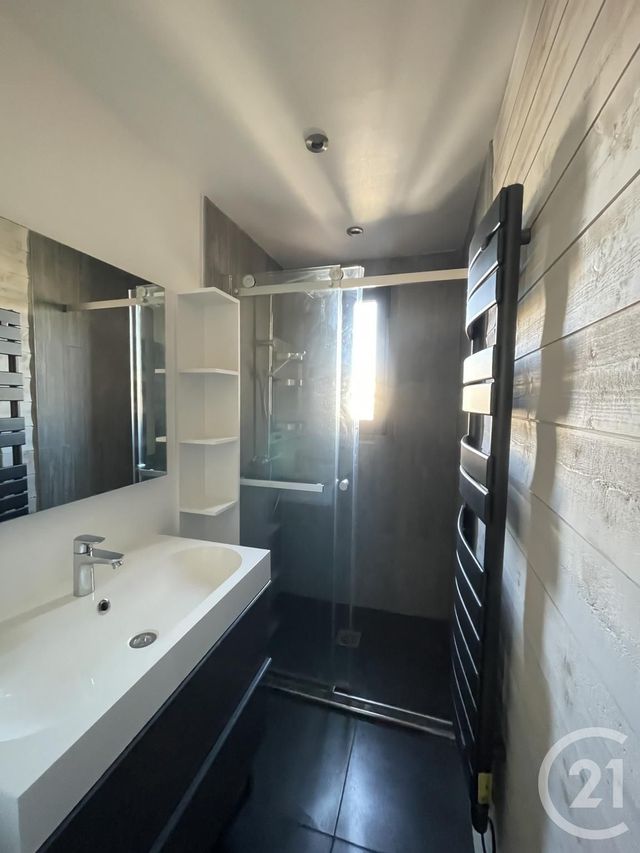 Appartement T2 à louer - 2 pièces - 54.03 m2 - BORDEAUX - 33 - AQUITAINE - Century 21 Etude Saint-Seurin