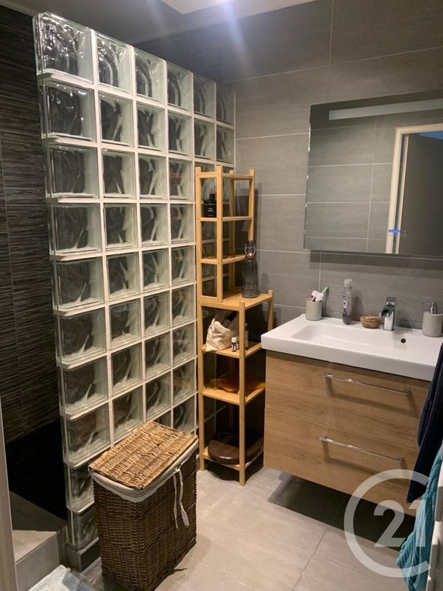 Appartement à louer - 3 pièces - 67.13 m2 - BORDEAUX - 33 - AQUITAINE - Century 21 Etude Saint-Seurin