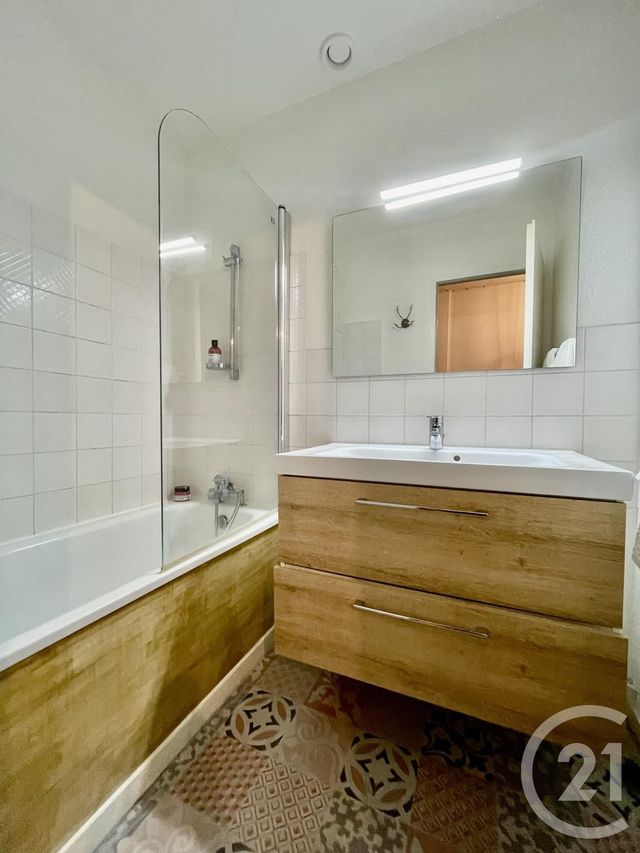 Appartement à louer - 2 pièces - 56.05 m2 - BORDEAUX - 33 - AQUITAINE - Century 21 Etude Saint-Seurin