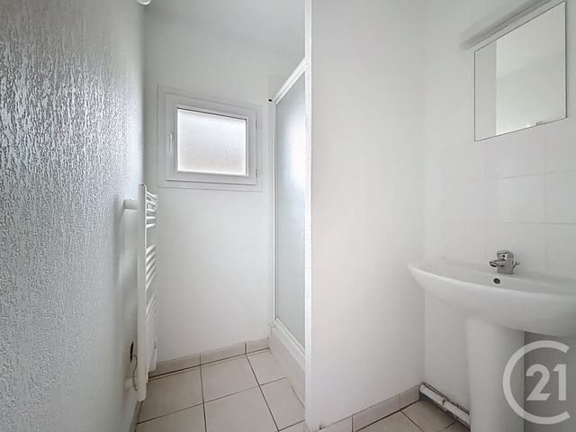 maison à louer - 4 pièces - 85.29 m2 - CADAUJAC - 33 - AQUITAINE - Century 21 Etude Saint-Seurin