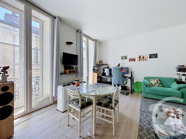 Appartement T2 à vendre - 2 pièces - 43.0 m2 - BORDEAUX - 33 - AQUITAINE - Century 21 Etude Saint-Seurin