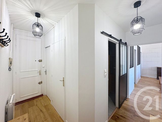Appartement à louer - 3 pièces - 53.02 m2 - BORDEAUX - 33 - AQUITAINE - Century 21 Etude Saint-Seurin