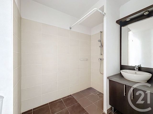 Appartement à vendre - 2 pièces - 38.0 m2 - CENON - 33 - AQUITAINE - Century 21 Etude Saint-Seurin