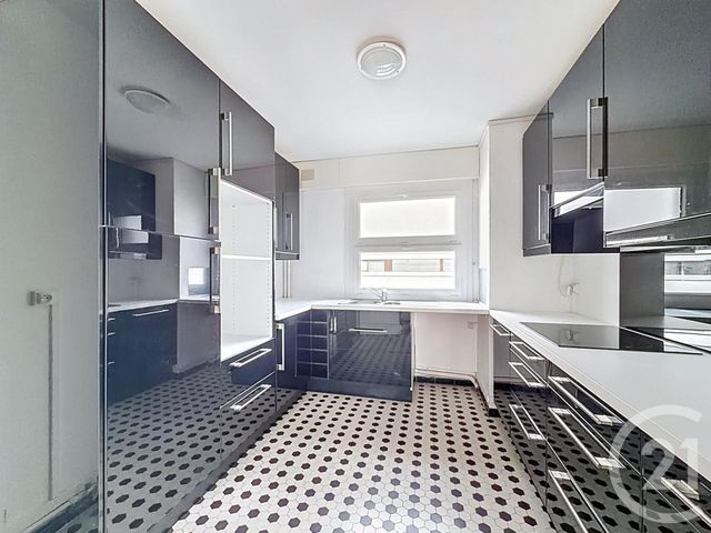 Appartement F5 à vendre - 5 pièces - 103.88 m2 - BORDEAUX - 33 - AQUITAINE - Century 21 Etude Saint-Seurin