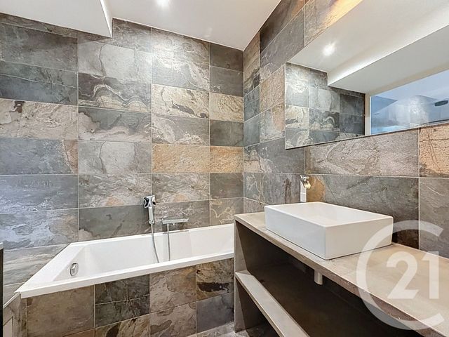 Appartement T3 à vendre - 3 pièces - 77.19 m2 - BORDEAUX - 33 - AQUITAINE - Century 21 Etude Saint-Seurin