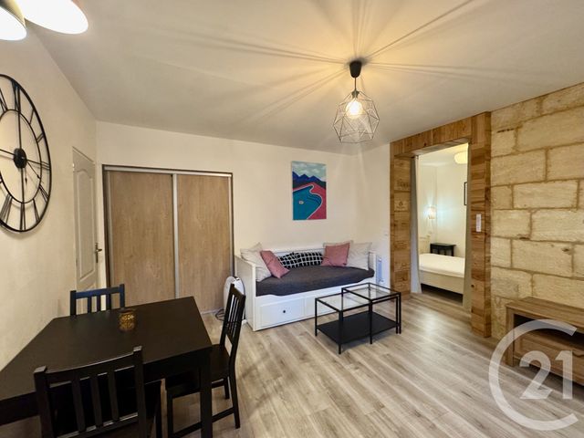 Appartement F1 à louer - 1 pièce - 35.0 m2 - BORDEAUX - 33 - AQUITAINE - Century 21 Etude Saint-Seurin