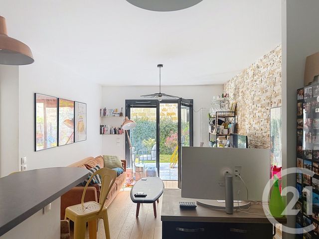 Appartement T2 à louer - 2 pièces - 47.07 m2 - BORDEAUX - 33 - AQUITAINE - Century 21 Etude Saint-Seurin