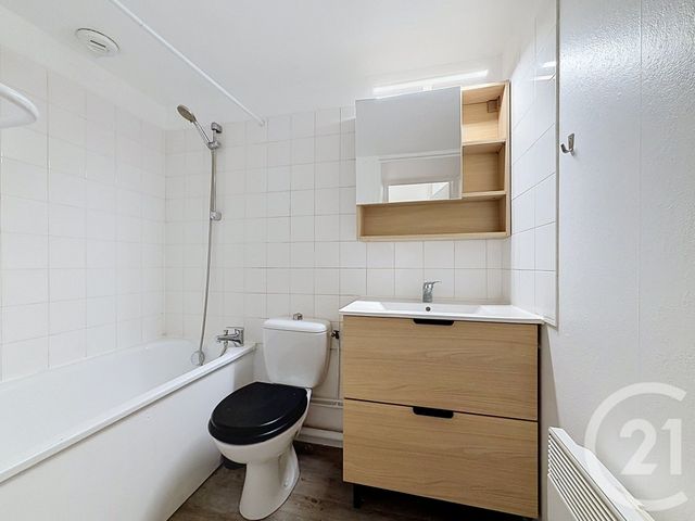 Appartement Studio à vendre - 1 pièce - 27.0 m2 - BORDEAUX - 33 - AQUITAINE - Century 21 Etude Saint-Seurin