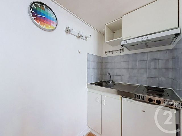 Appartement Studio à vendre - 1 pièce - 27.0 m2 - BORDEAUX - 33 - AQUITAINE - Century 21 Etude Saint-Seurin