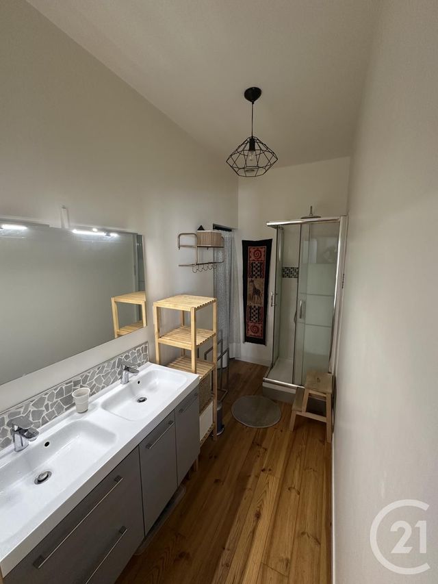 Appartement F3 à louer - 3 pièces - 61.0 m2 - BORDEAUX - 33 - AQUITAINE - Century 21 Etude Saint-Seurin