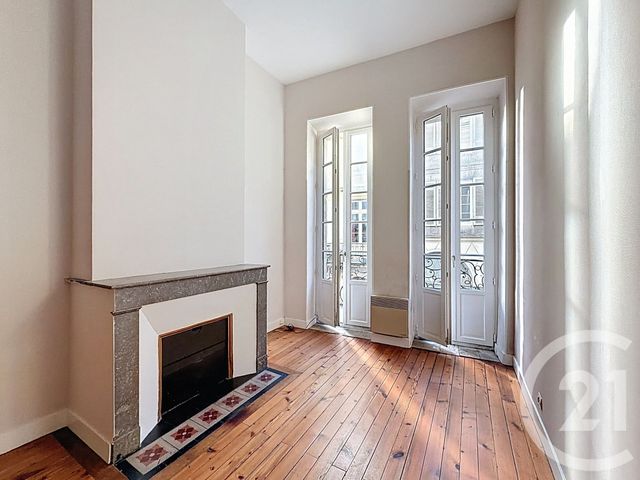 Appartement T2 à vendre - 2 pièces - 37.0 m2 - BORDEAUX - 33 - AQUITAINE - Century 21 Etude Saint-Seurin