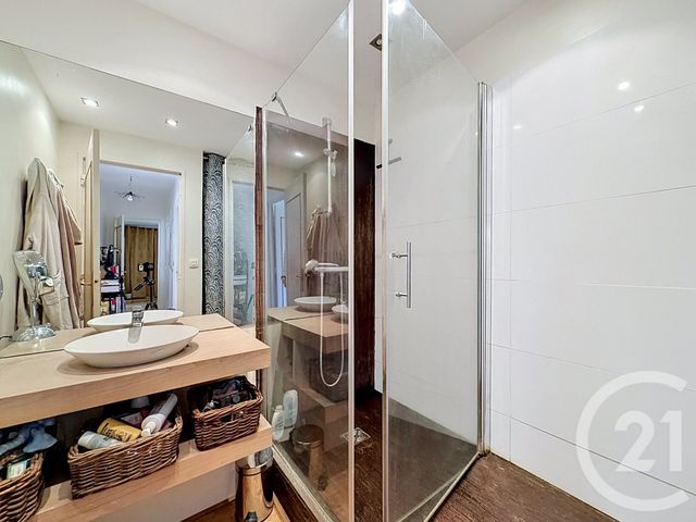 Appartement T3 à vendre - 3 pièces - 66.0 m2 - BORDEAUX - 33 - AQUITAINE - Century 21 Etude Saint-Seurin