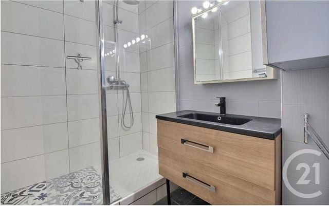 Appartement T3 à louer - 3 pièces - 60.88 m2 - BORDEAUX - 33 - AQUITAINE - Century 21 Etude Saint-Seurin