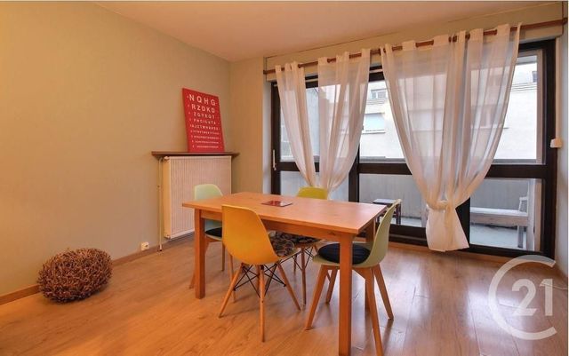 Appartement T3 à louer - 3 pièces - 60.88 m2 - BORDEAUX - 33 - AQUITAINE - Century 21 Etude Saint-Seurin