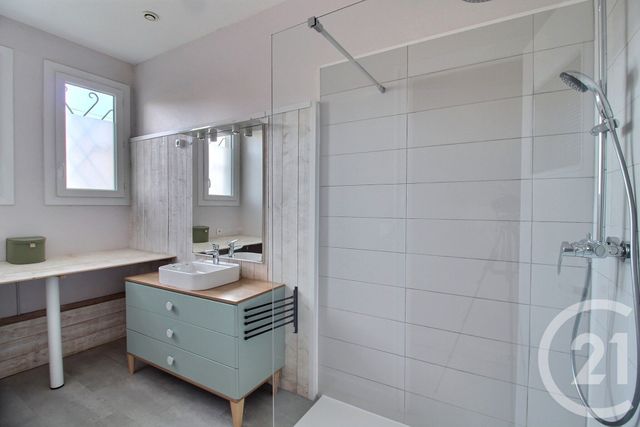 maison à louer - 3 pièces - 85.0 m2 - PESSAC - 33 - AQUITAINE - Century 21 Etude Saint-Seurin