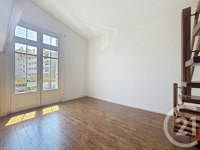 Appartement T2 à louer - 2 pièces - 58.62 m2 - BORDEAUX - 33 - AQUITAINE - Century 21 Etude Saint-Seurin