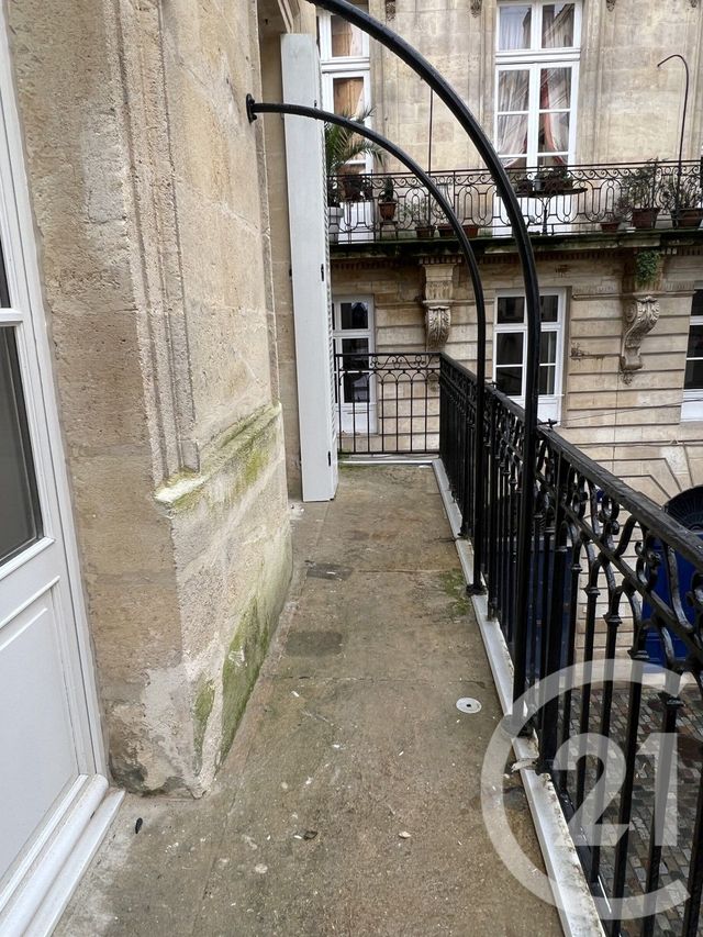 Appartement à louer - 3 pièces - 64.73 m2 - BORDEAUX - 33 - AQUITAINE - Century 21 Etude Saint-Seurin