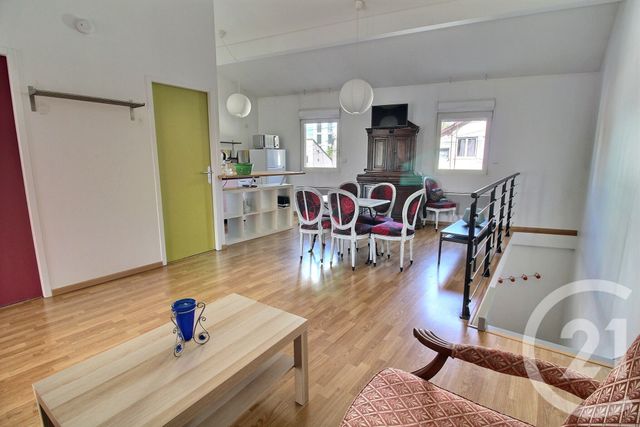 Appartement F3 à louer - 3 pièces - 60.0 m2 - BORDEAUX - 33 - AQUITAINE - Century 21 Etude Saint-Seurin