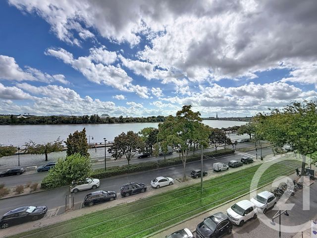 Appartement F2 bis à louer - 2 pièces - 54.67 m2 - BORDEAUX - 33 - AQUITAINE - Century 21 Etude Saint-Seurin