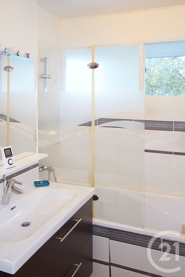 Appartement à louer - 4 pièces - 69.0 m2 - BORDEAUX - 33 - AQUITAINE - Century 21 Etude Saint-Seurin