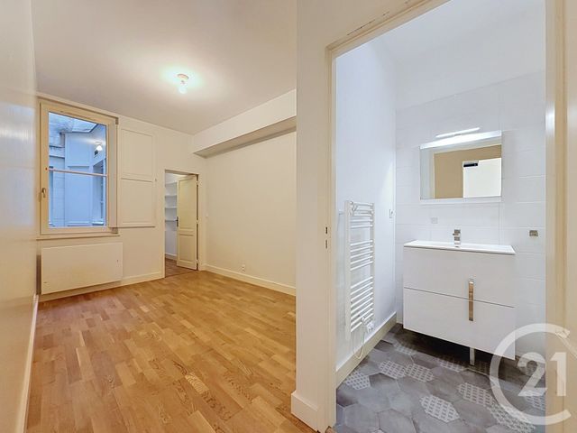 Appartement T3 à louer - 3 pièces - 89.0 m2 - BORDEAUX - 33 - AQUITAINE - Century 21 Etude Saint-Seurin