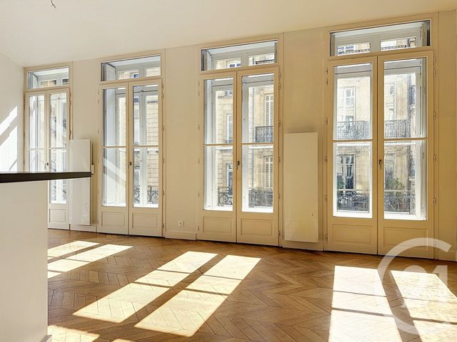 Appartement T3 à louer - 3 pièces - 89.0 m2 - BORDEAUX - 33 - AQUITAINE - Century 21 Etude Saint-Seurin