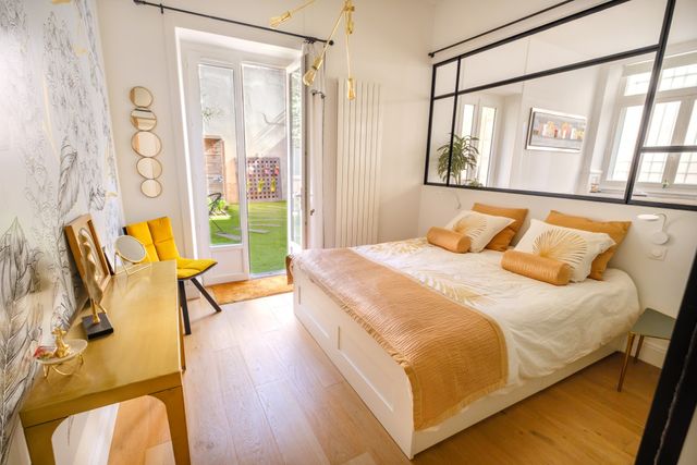 Appartement T4 à vendre - 6 pièces - 136.0 m2 - LA ROCHELLE - 17 - POITOU-CHARENTES - Century 21 Etude Saint-Seurin