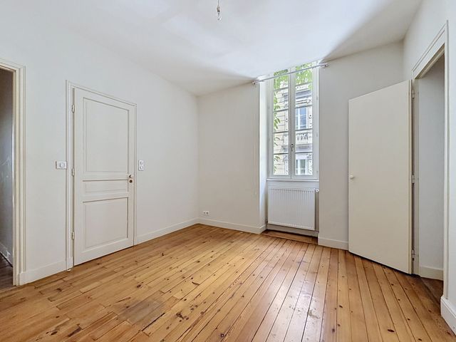 Appartement T4 à louer - 4 pièces - 104.0 m2 - BORDEAUX - 33 - AQUITAINE - Century 21 Etude Saint-Seurin
