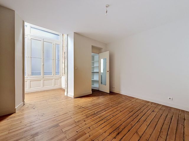 Appartement T4 à louer - 4 pièces - 104.0 m2 - BORDEAUX - 33 - AQUITAINE - Century 21 Etude Saint-Seurin